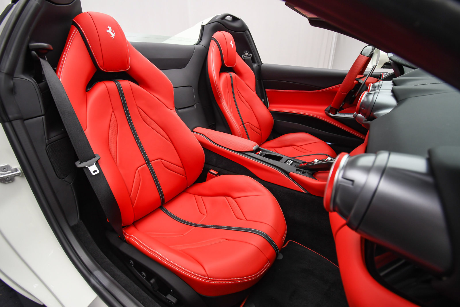 Used 2022 Ferrari 812 GTS RWD image 20