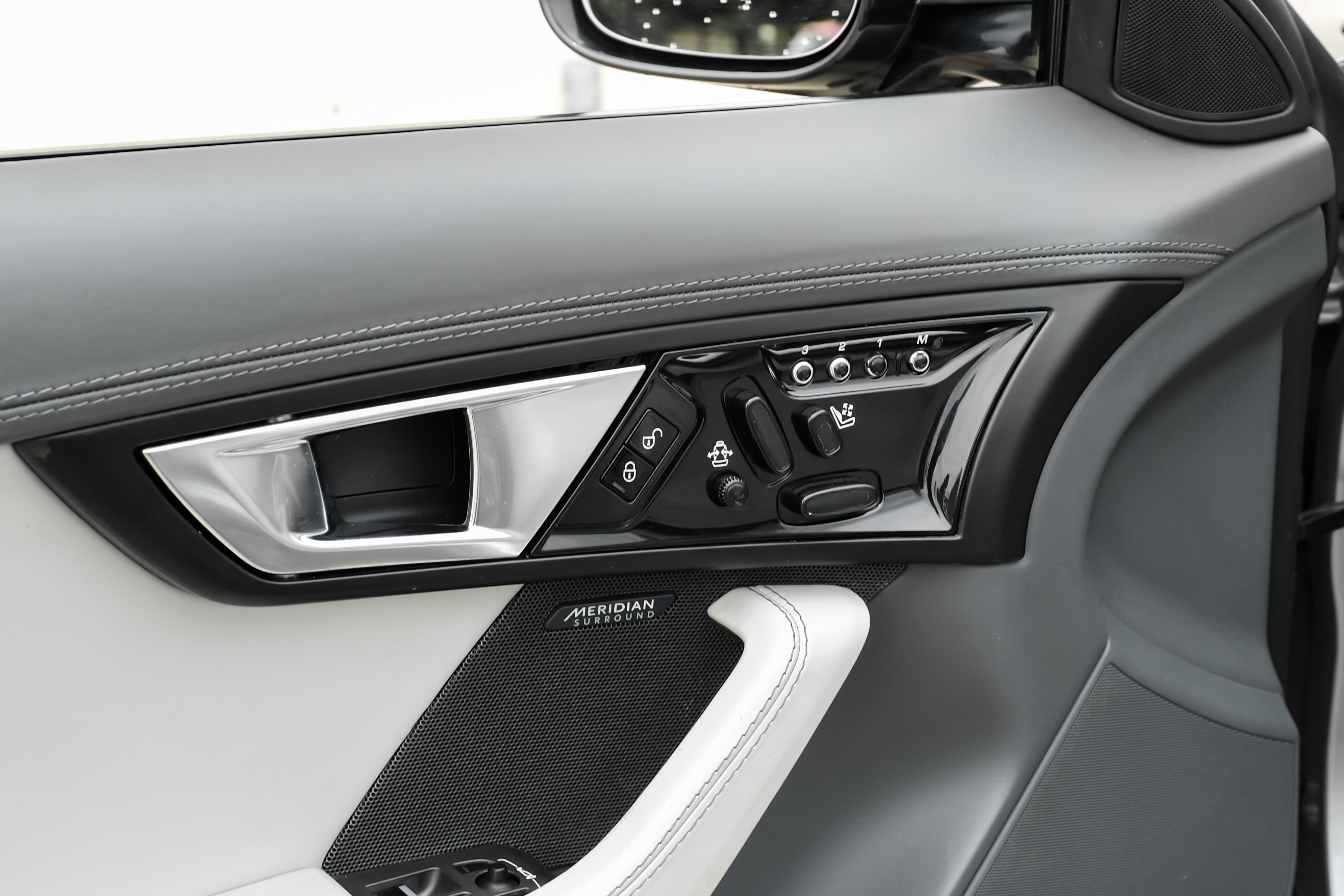 Used 2014 Jaguar F-TYPE S RWD image 35