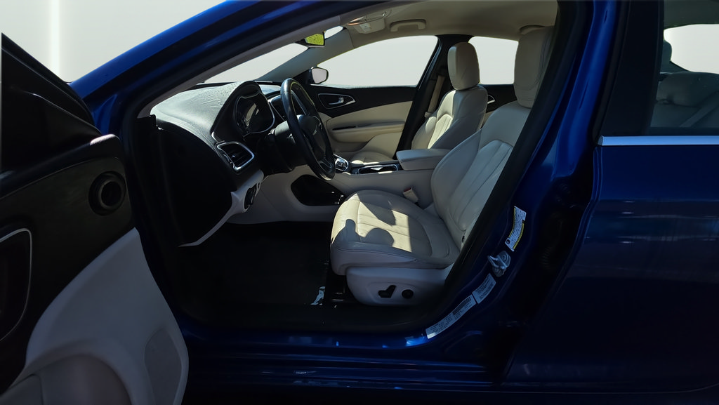 Used 2017 Chrysler 200 Limited Platinum FWD image 15