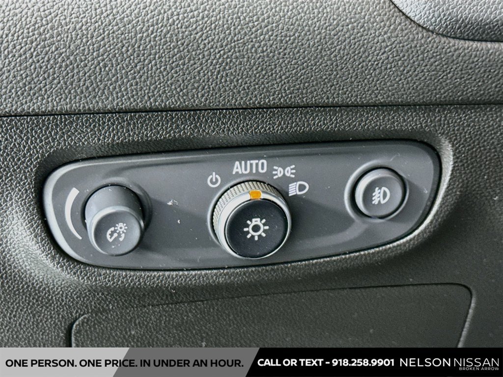 Used 2022 Buick Encore GX Select w/ Sport Touring Package FWD image 10