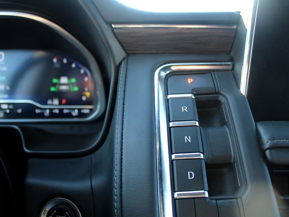 Used 2023 Chevrolet Tahoe LT image 16