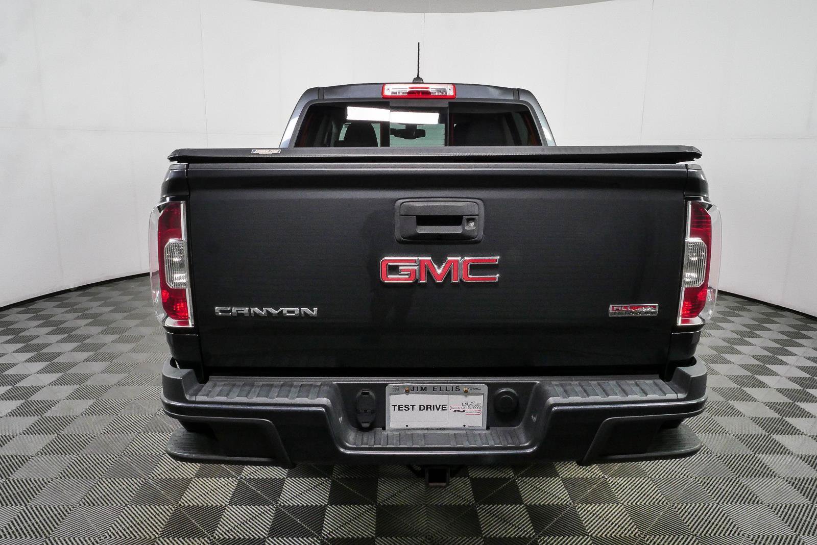 Used 2016 GMC Canyon SLE w/ All Terrain Package AWD/4WD image 27