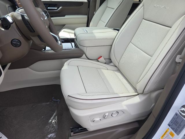 New 2026 GMC Yukon Denali w/ Sun & Power Step Package AWD/4WD image 23