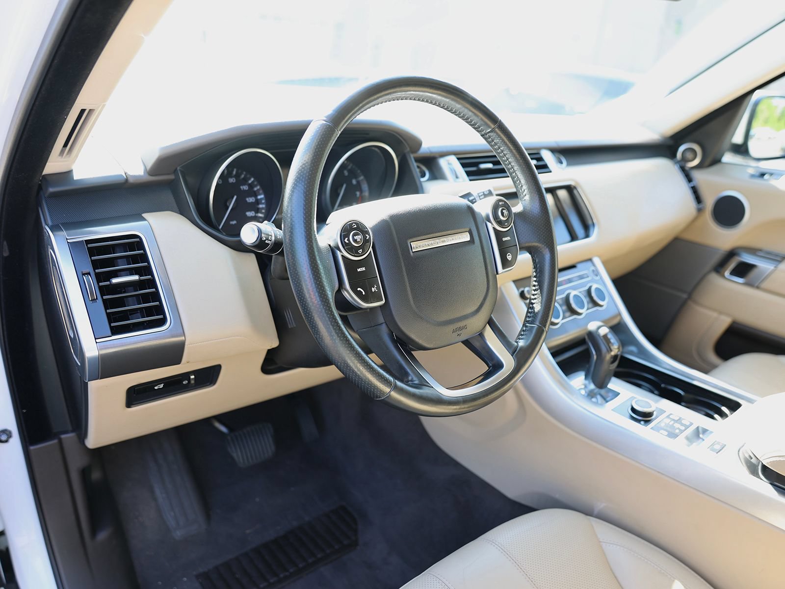 Used 2015 Land Rover Range Rover Sport HSE AWD/4WD image 18