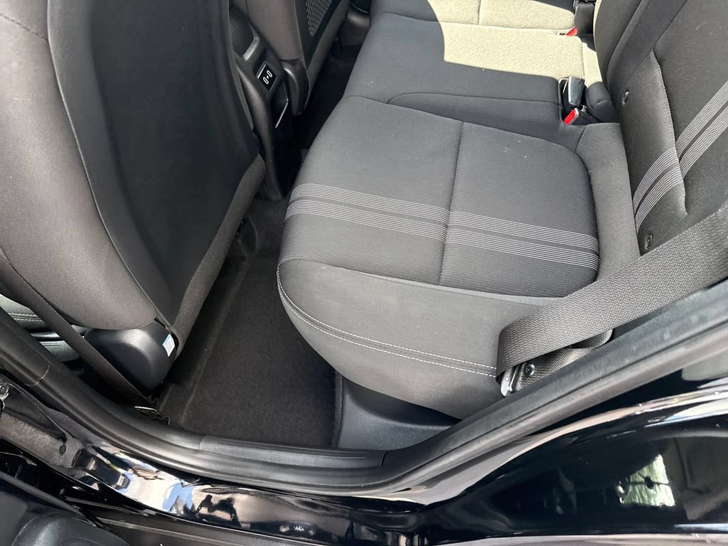 Used 2024 Hyundai Venue SEL FWD image 18