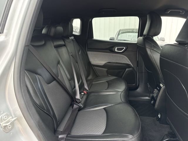 Used 2025 Jeep Compass Latitude AWD/4WD image 31