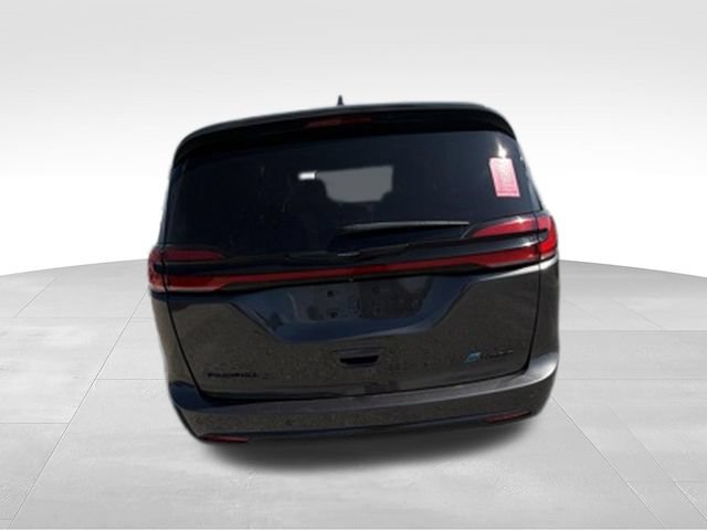 Used 2022 Chrysler Pacifica Touring-L w/ Uconnect Theater Family Group FWD image 35