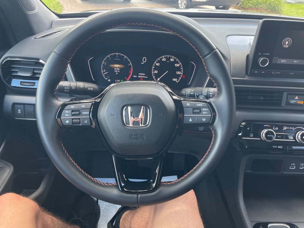 Used 2025 Honda Pilot Sport image 15