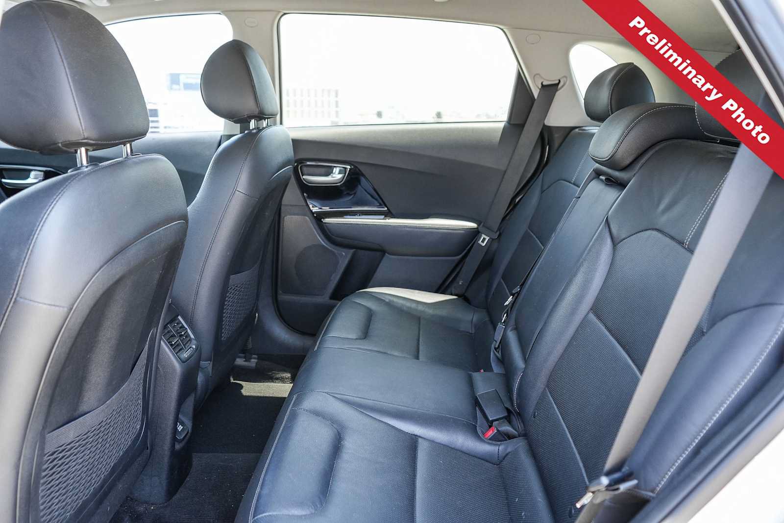Used 2017 Kia Niro Touring w/ Advanced Technology Package FWD image 13
