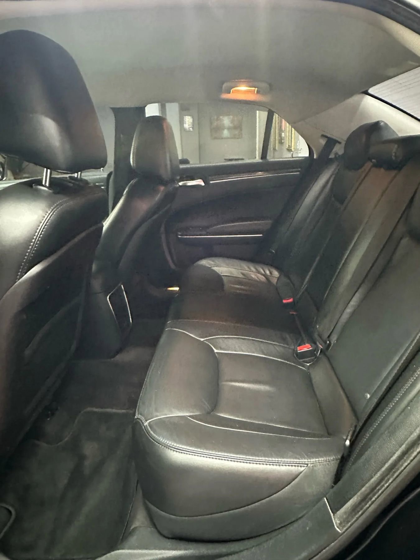 Used 2016 Chrysler 300 Limited image 20