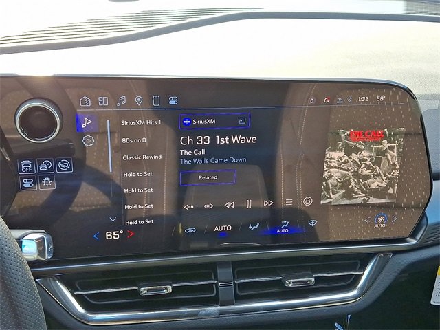 Certified 2025 Chevrolet Equinox EV LT image 16