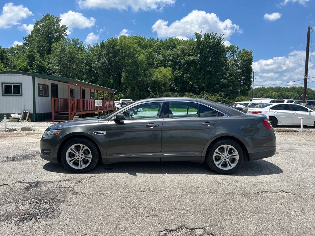 Used 2016 Ford Taurus SEL FWD image 5