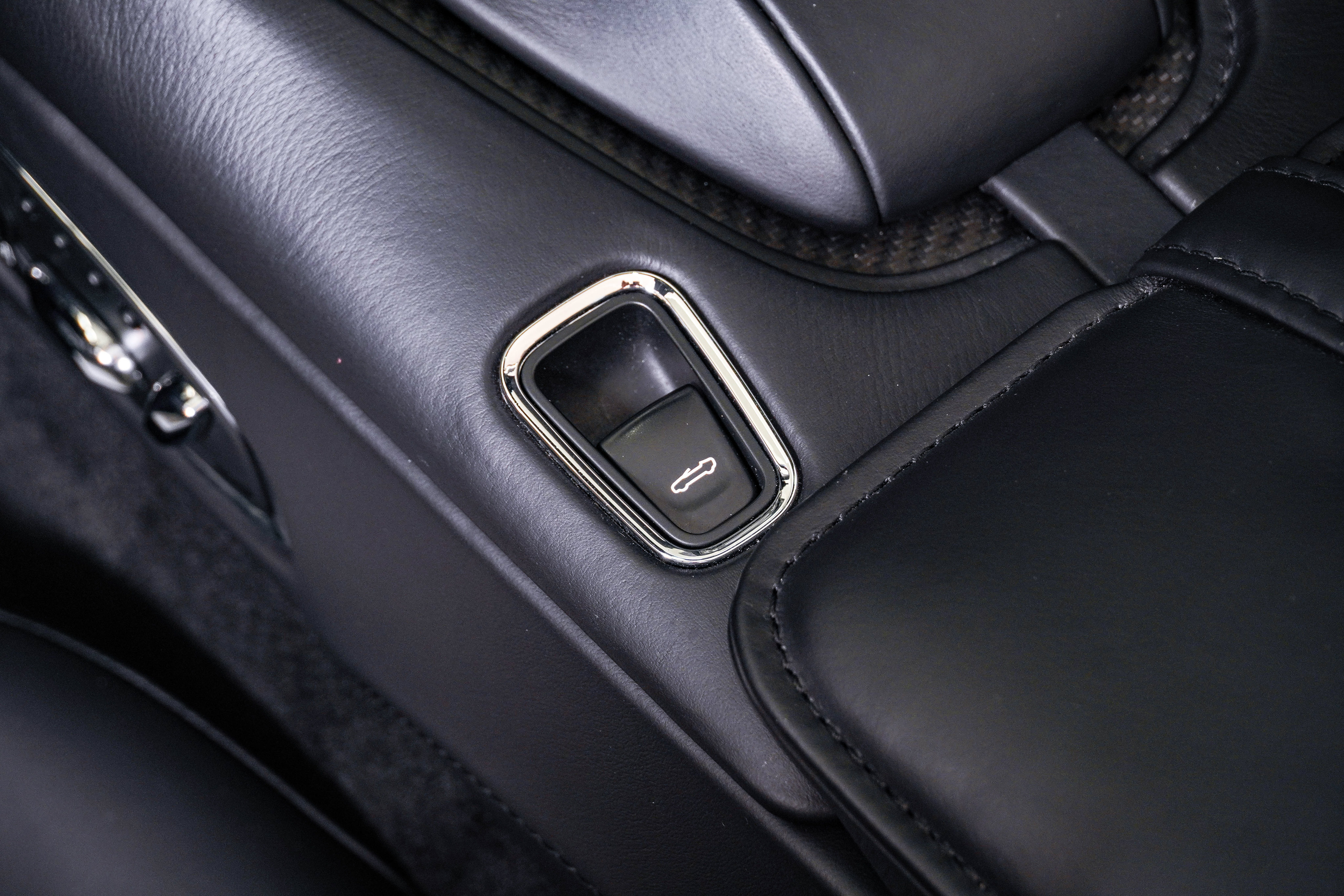 Used 2023 Aston Martin DBS Superleggera Volante RWD image 34