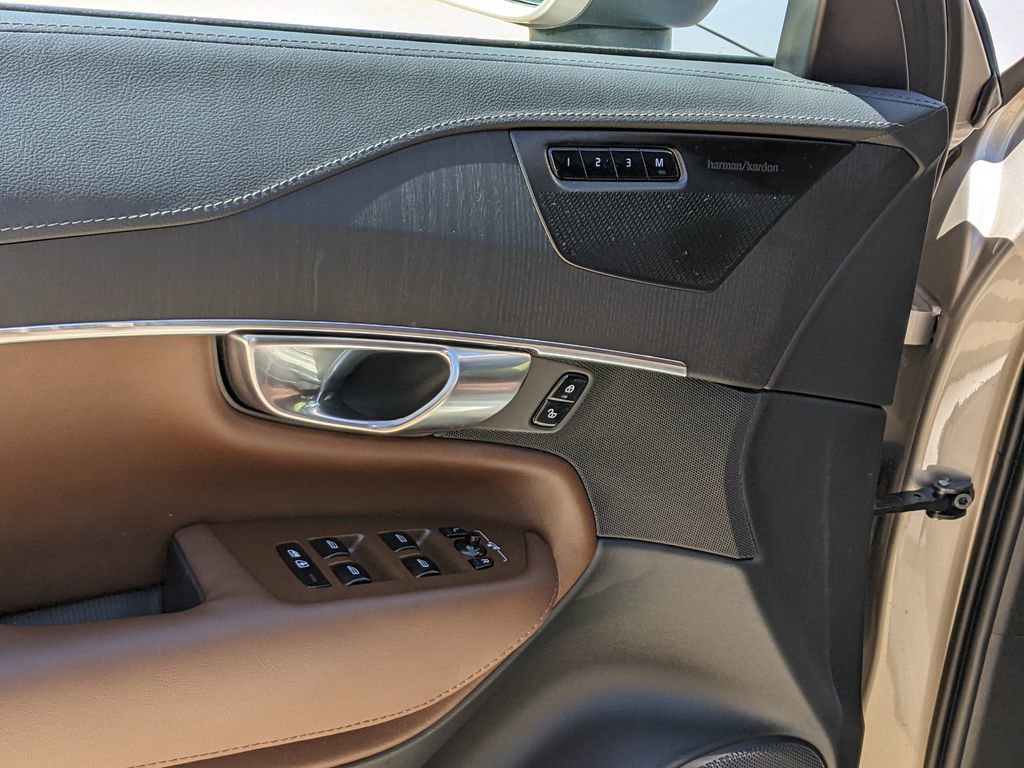 Used 2023 Volvo XC90 B6 Ultimate w/ Protection Package Premier AWD/4WD image 10