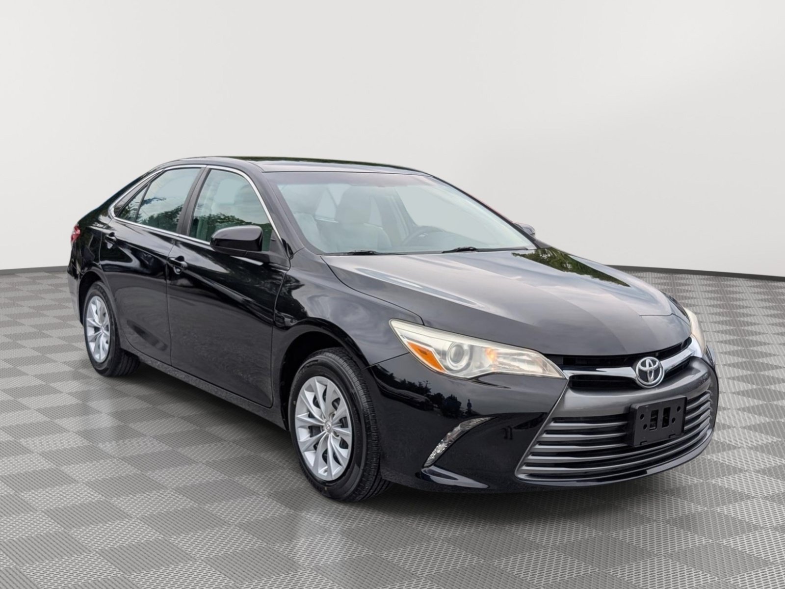 Used 2017 Toyota Camry LE FWD image 7