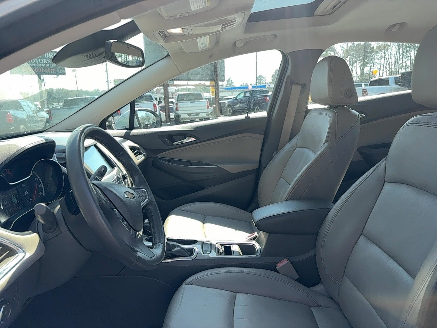 Used 2017 Chevrolet Cruze Premier FWD image 18