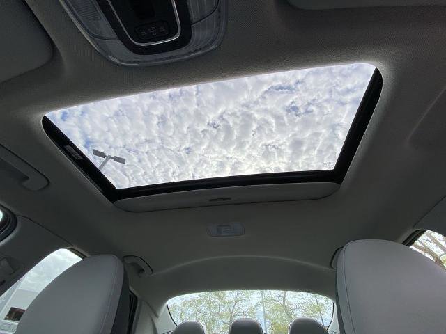 Used 2025 Hyundai Elantra Limited image 15