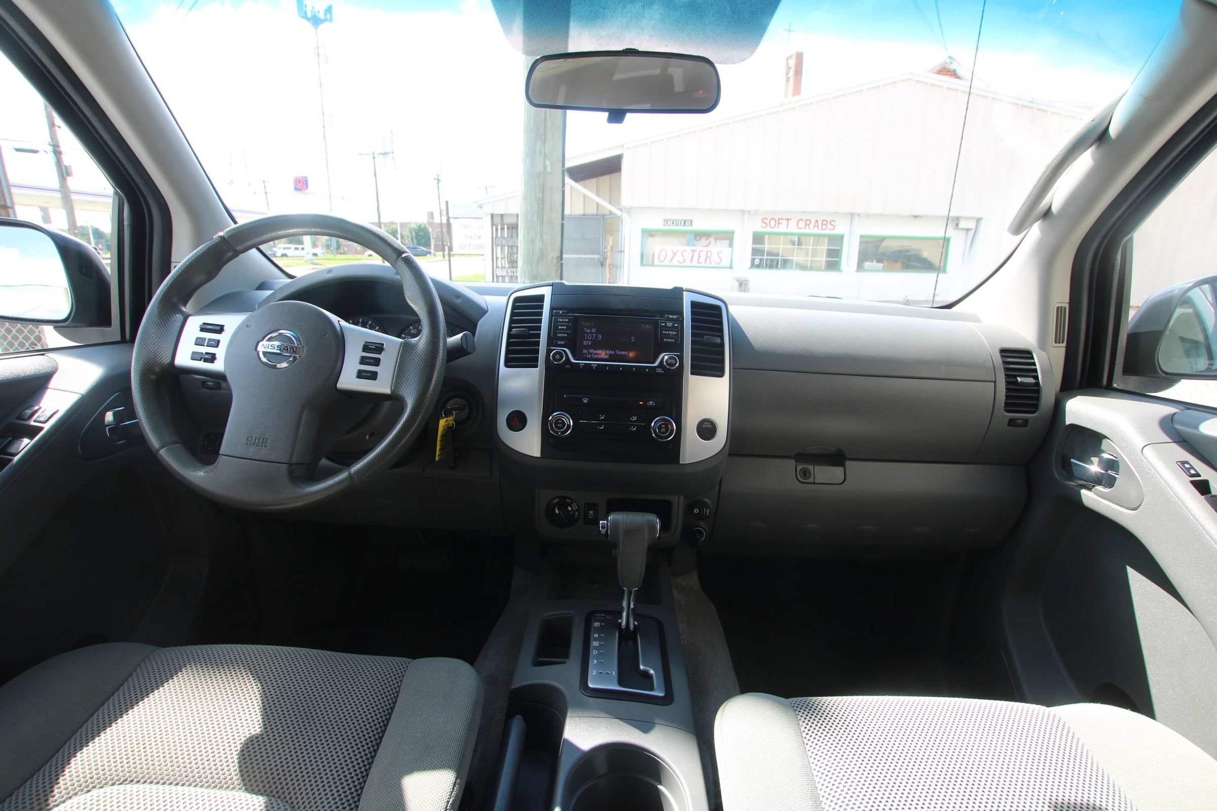 Used 2018 Nissan Frontier SV AWD/4WD image 13