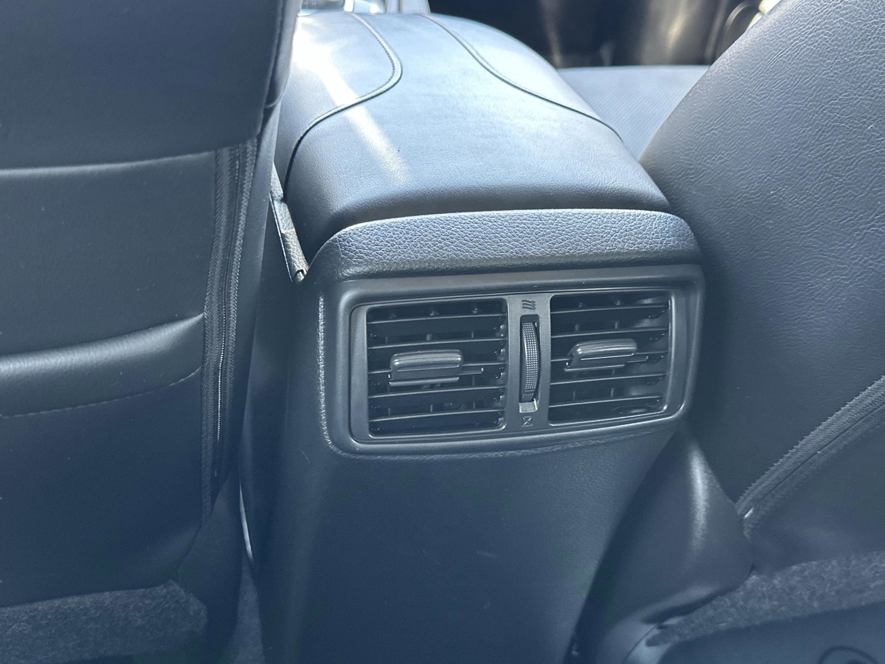 Used 2019 Nissan Rogue Sport SL w/ Premium Package FWD image 17