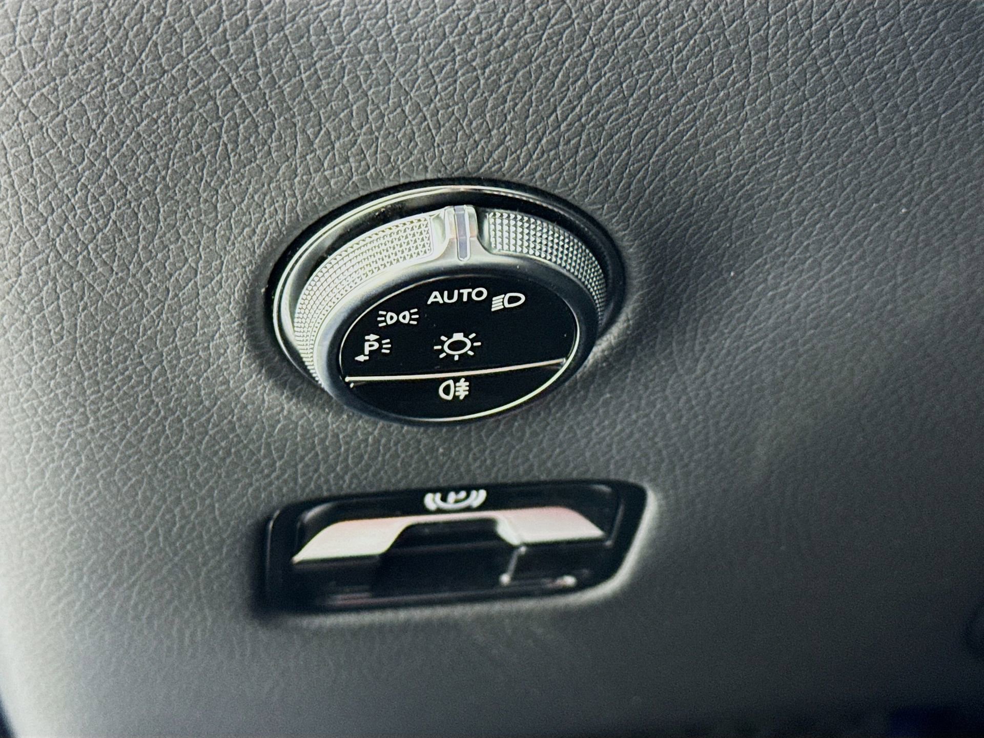 New 2026 Mercedes-Benz GLC 300 4MATIC image 11