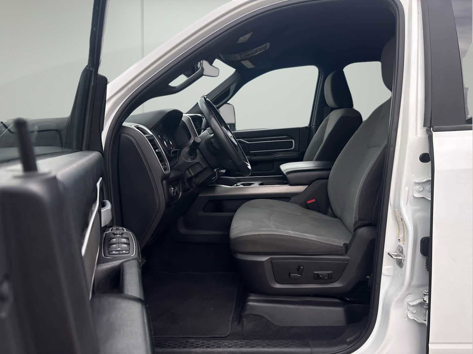 Used 2024 RAM 2500 Big Horn w/ Off Road Package image 10