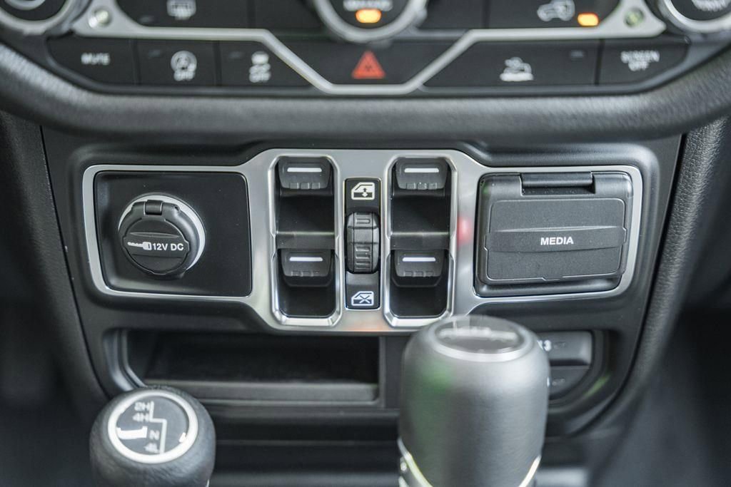 New 2025 Jeep Gladiator Sport AWD/4WD image 25