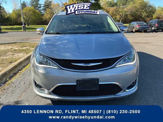 Used 2018 Chrysler Pacifica Limited FWD image 3
