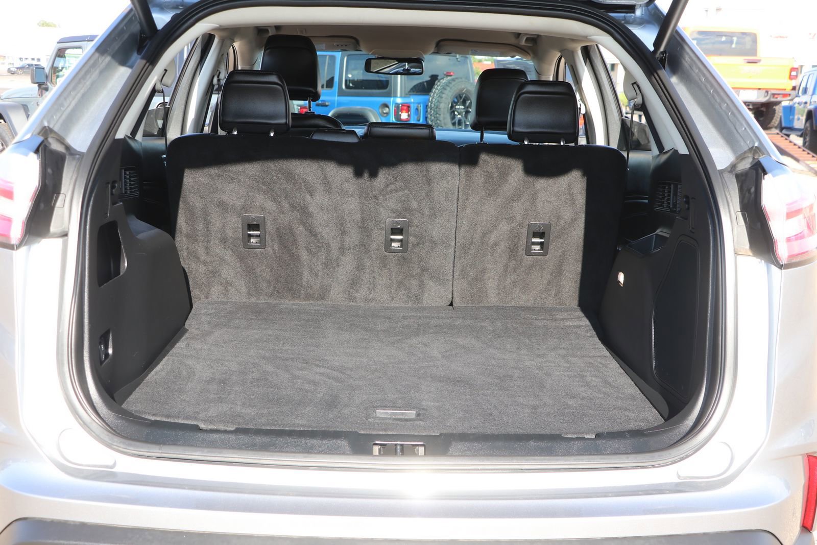 Used 2024 Ford Edge Titanium image 29