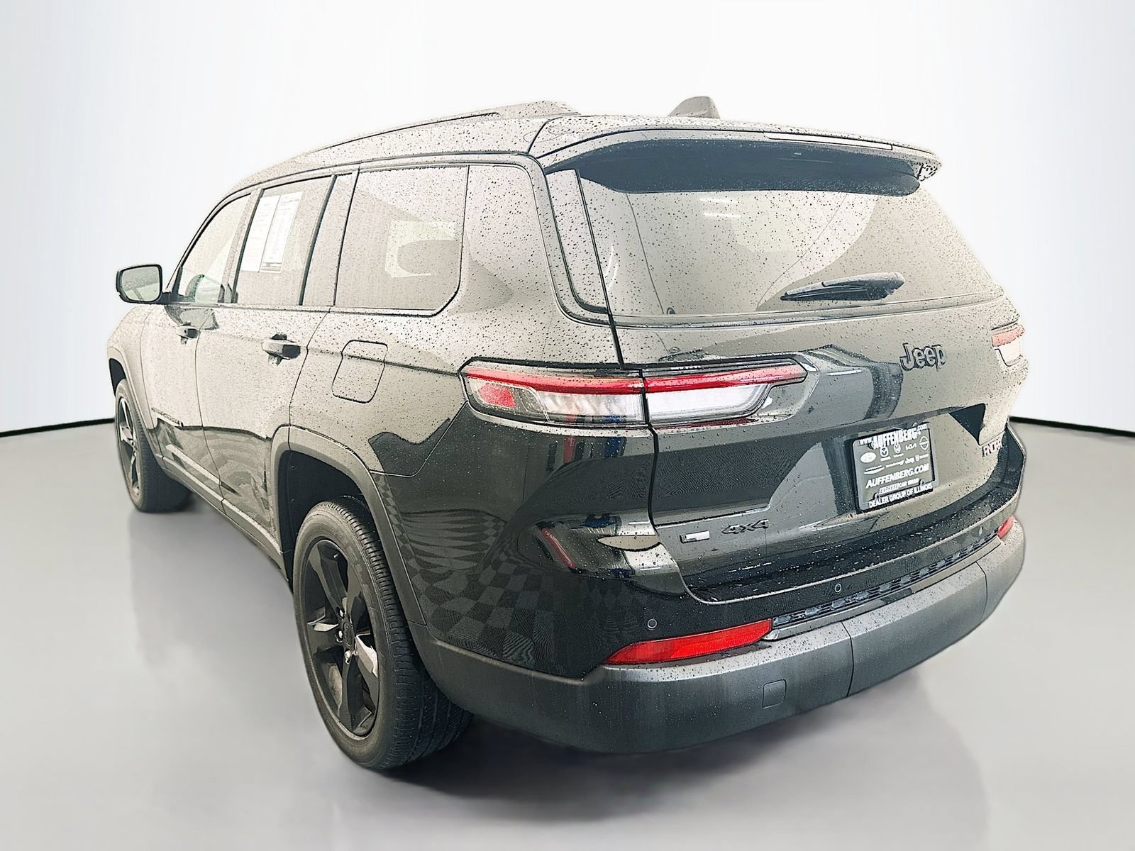 Used 2023 Jeep Grand Cherokee L Laredo AWD/4WD image 5