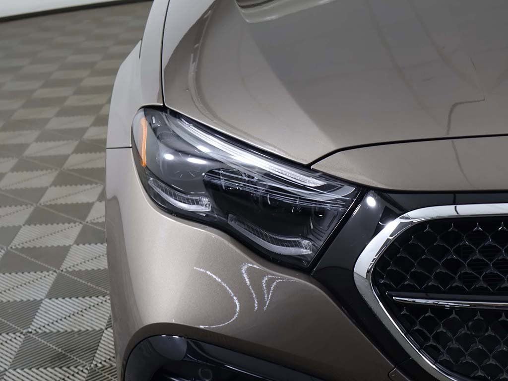 Used 2025 Mercedes-Benz E 450 4MATIC Sedan w/ Multicontour Seating Package image 16