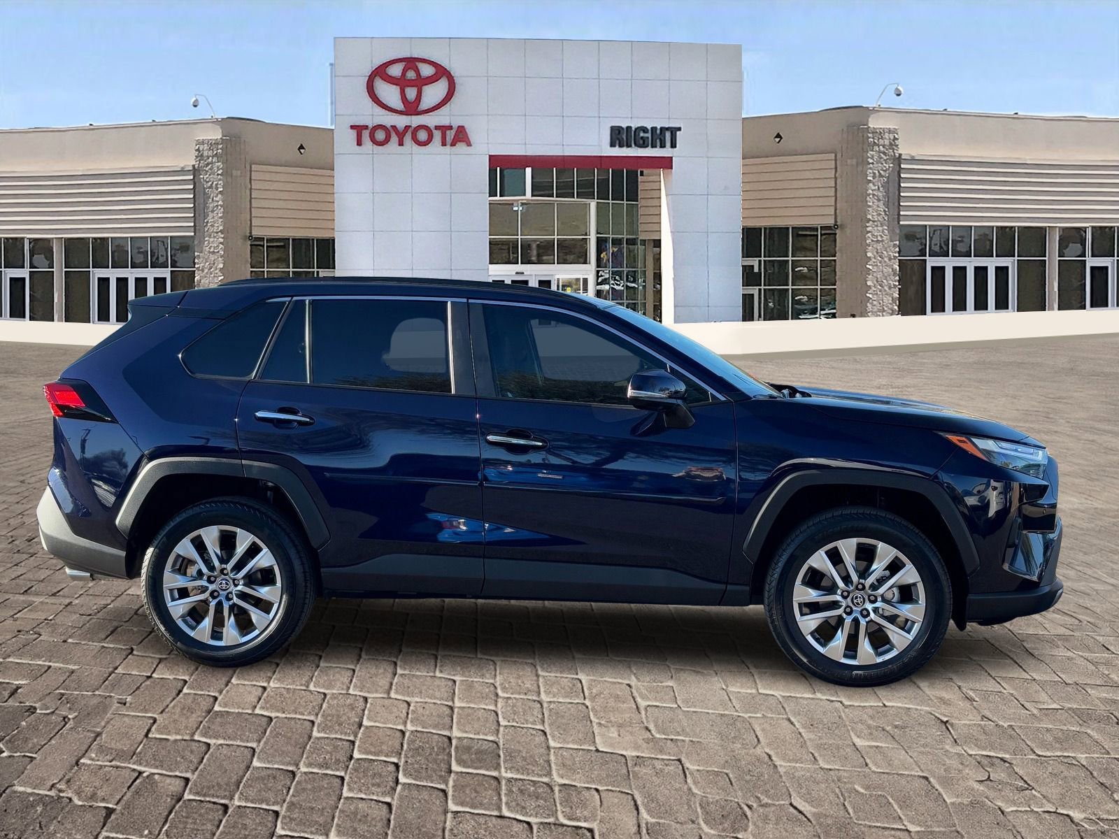 Used 2025 Toyota RAV4 Limited w/ Advanced Technology Package image 9