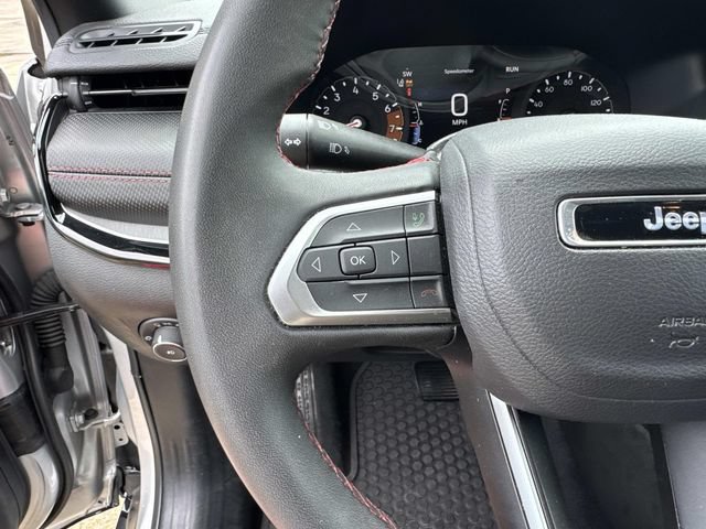 Used 2025 Jeep Compass Trailhawk AWD/4WD image 29