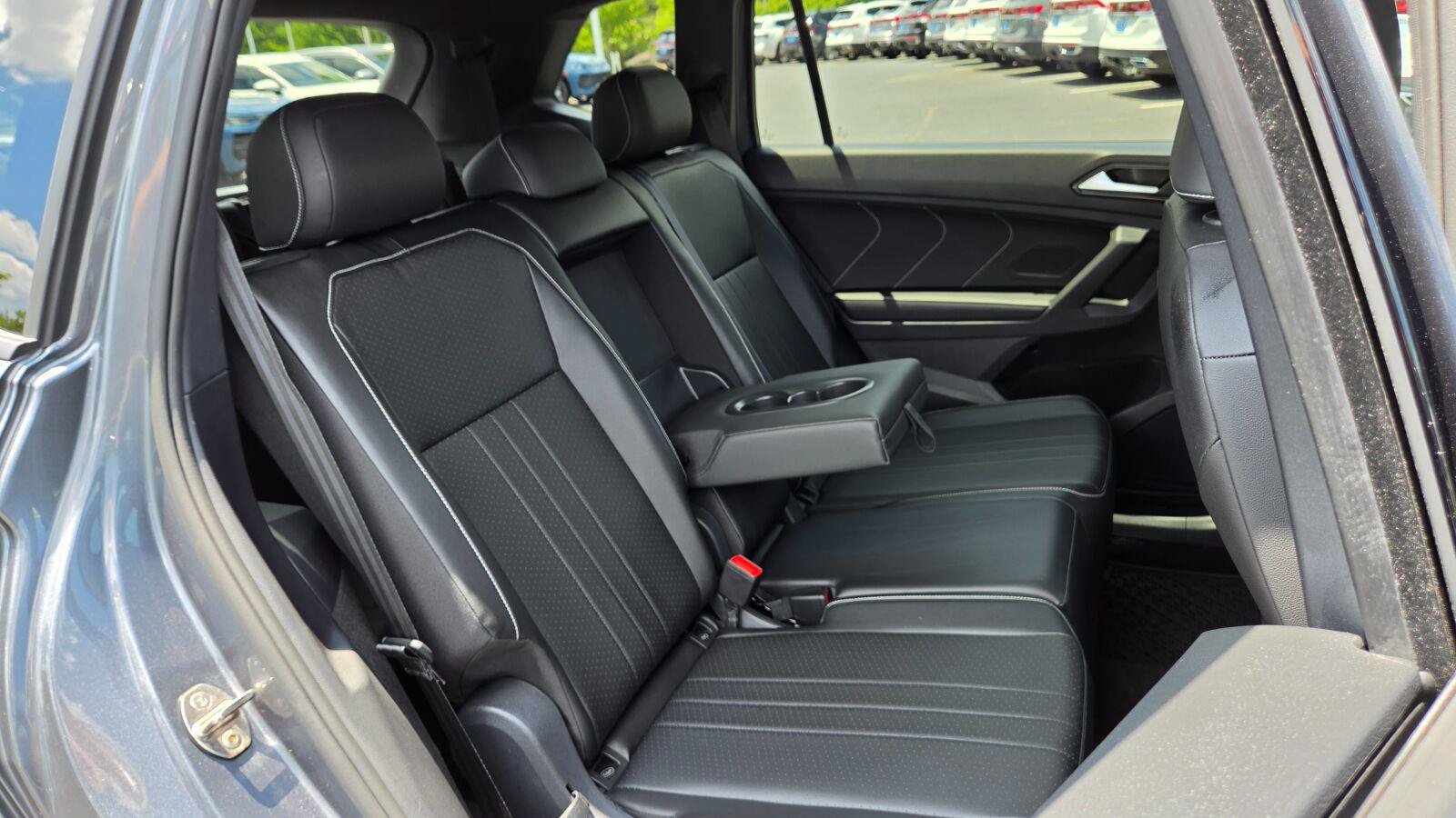 Certified 2024 Volkswagen Tiguan SE R-Line FWD image 57