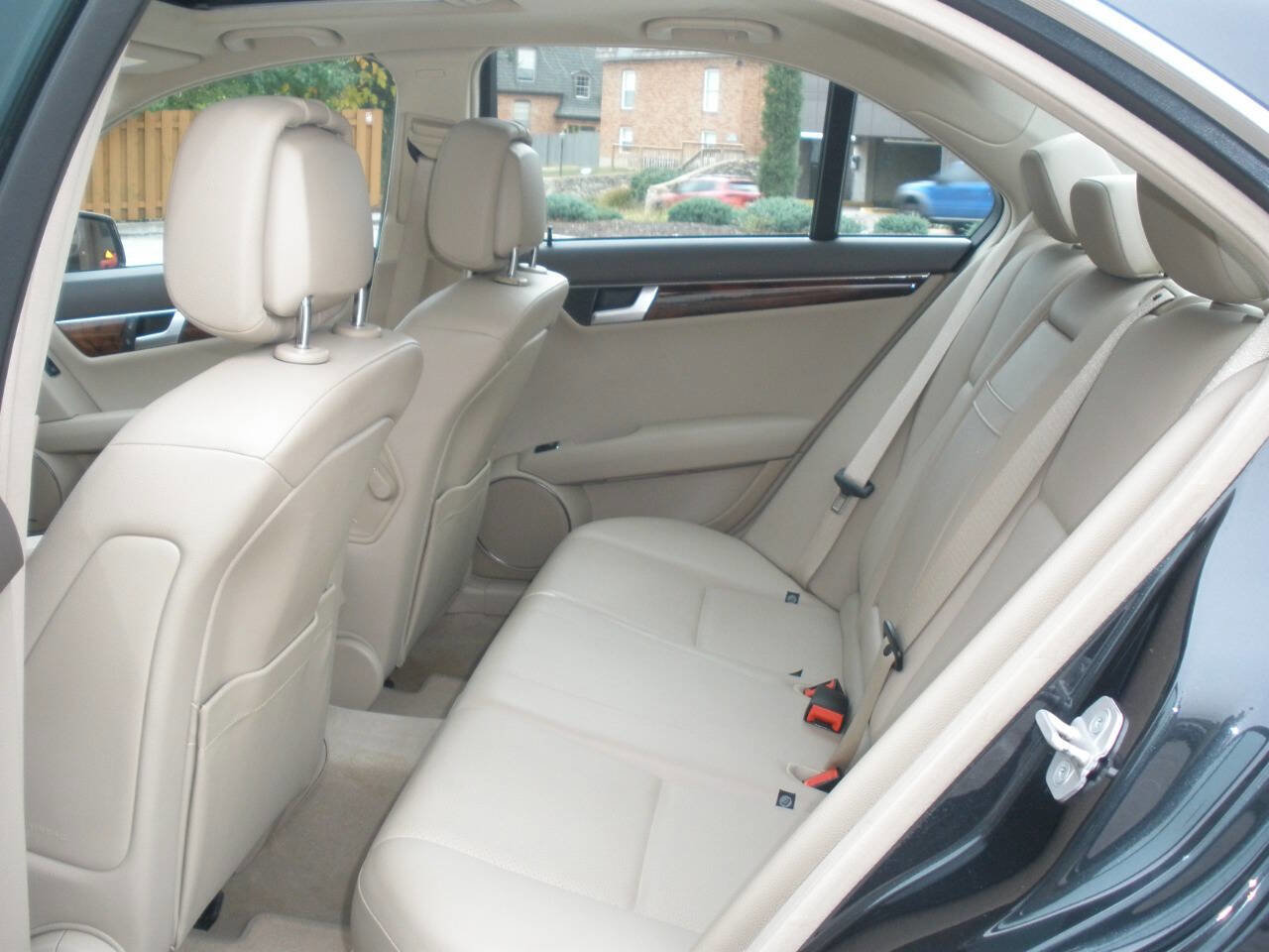 Used 2013 Mercedes-Benz C 250 Sedan image 24