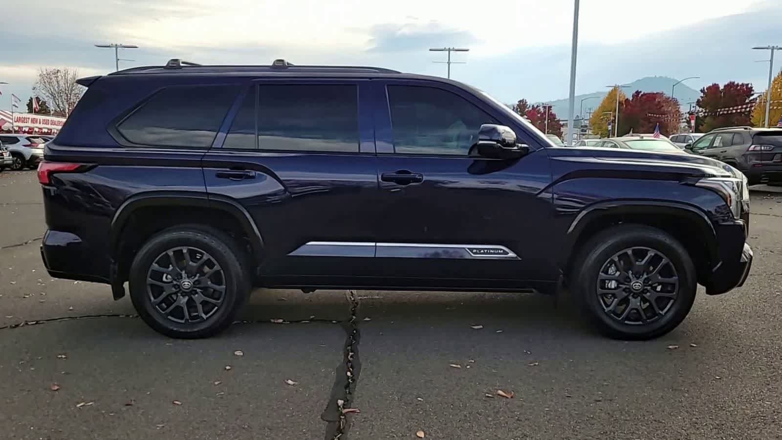 Used 2025 Toyota Sequoia Platinum AWD/4WD image 9