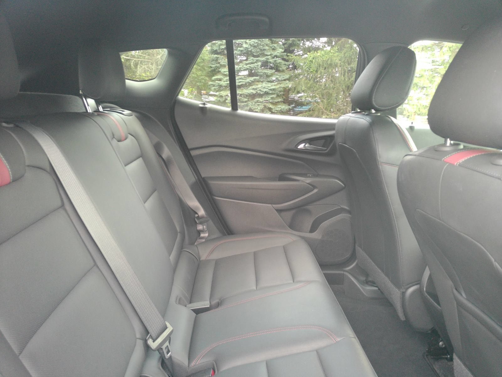Certified 2024 Chevrolet Trax RS w/ Driver Confidence Package FWD image 18