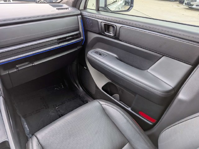 Used 2025 Hyundai Santa Fe Calligraphy AWD/4WD image 19