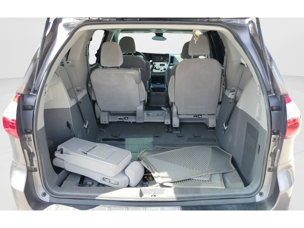 Used 2020 Toyota Sienna LE FWD image 9