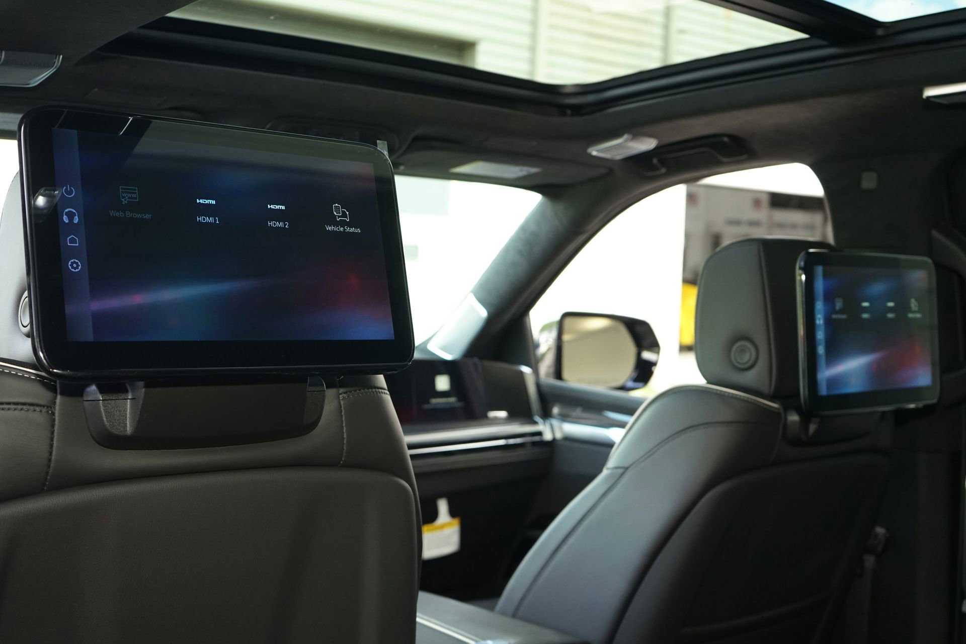 Used 2026 Cadillac Escalade ESV V image 27