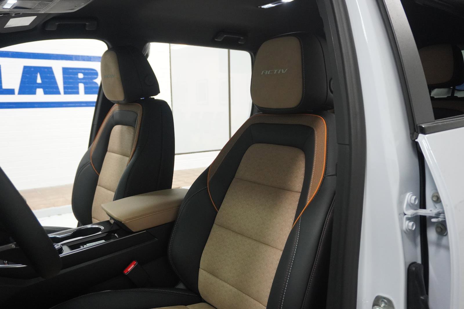 New 2026 Chevrolet Equinox ACTIV w/ Convenience Package III image 18