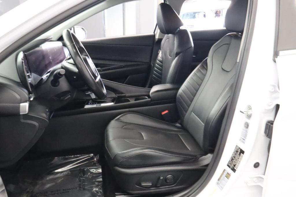 Used 2021 Hyundai Elantra Limited FWD image 19
