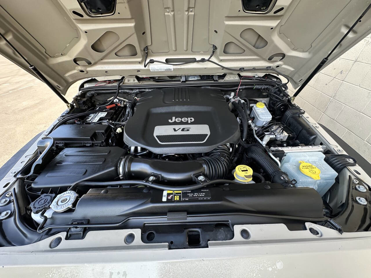 Used 2017 Jeep Wrangler Unlimited Rubicon image 42