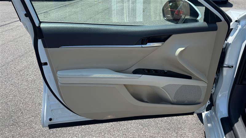 Used 2019 Toyota Camry XLE FWD image 34