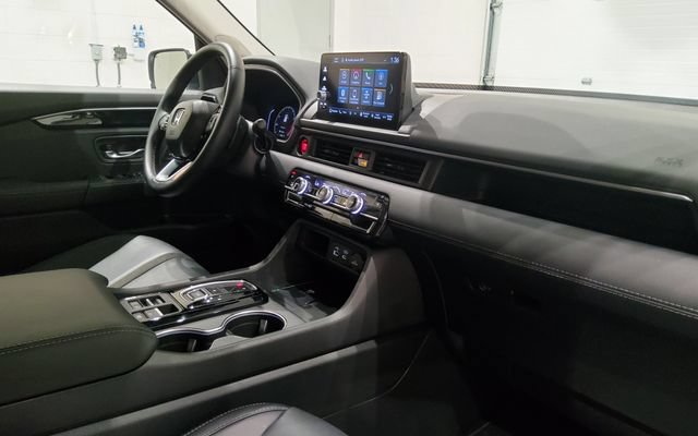 Certified 2025 Honda Pilot Touring image 17