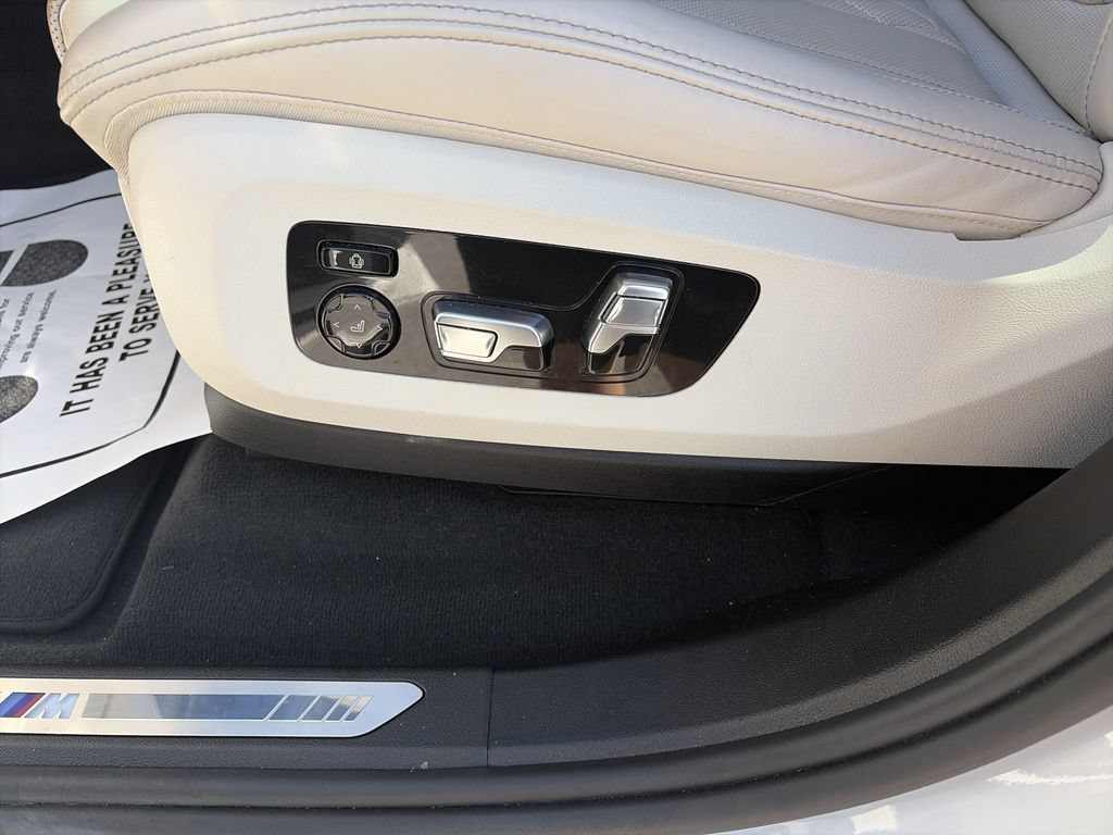 Used 2025 BMW X5 sDrive40i w/ M Sport Package RWD image 13
