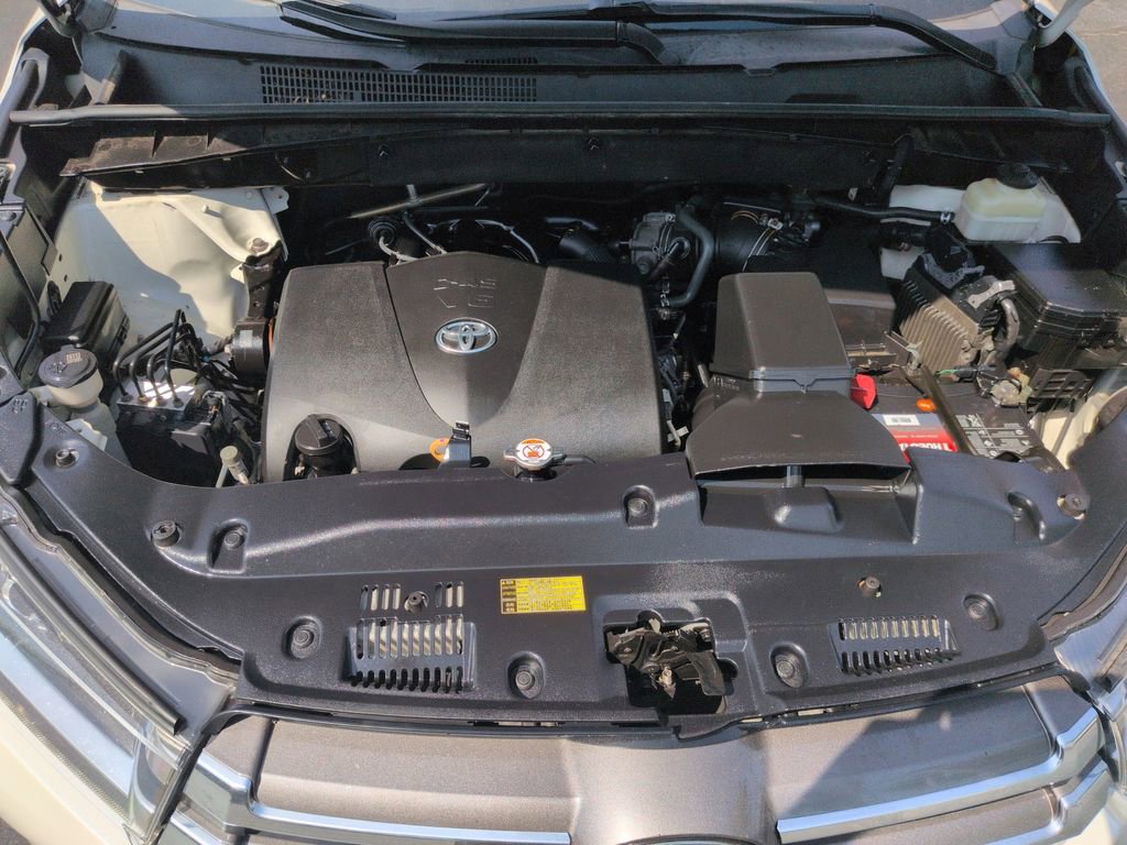 Used 2018 Toyota Highlander Limited AWD/4WD image 22