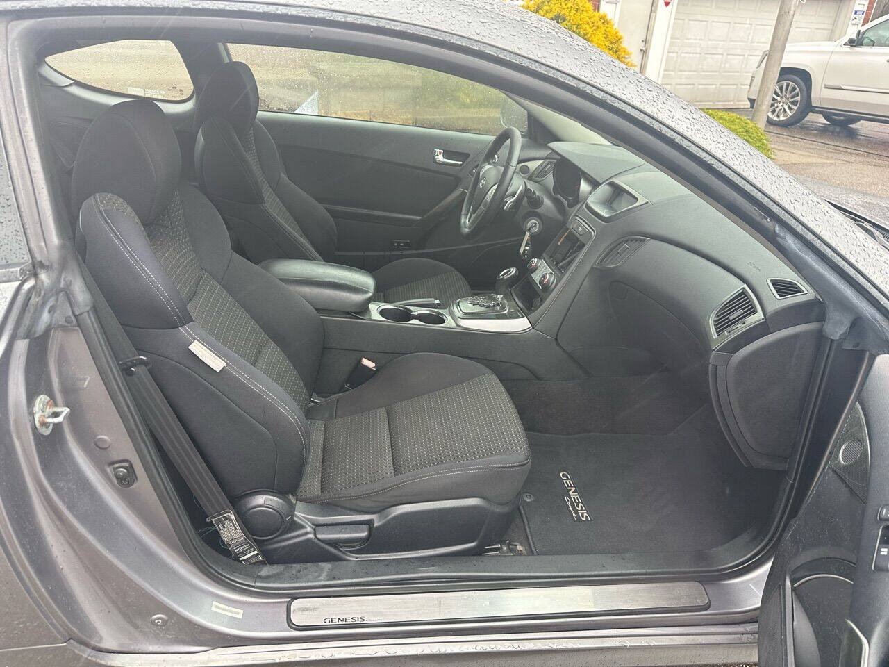 Used 2010 Hyundai Genesis 2.0T RWD image 23