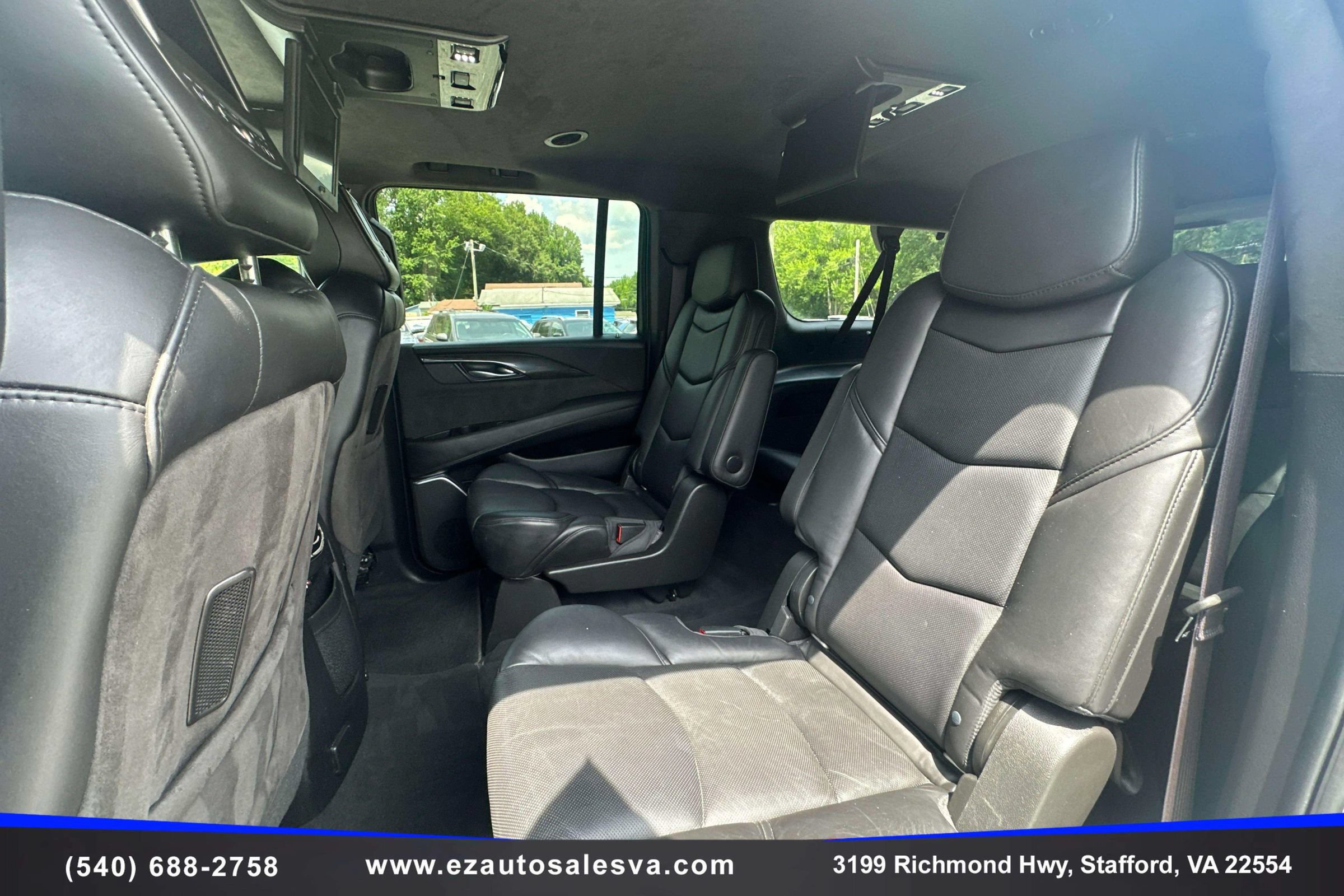 Used 2016 Cadillac Escalade ESV Platinum AWD/4WD image 17