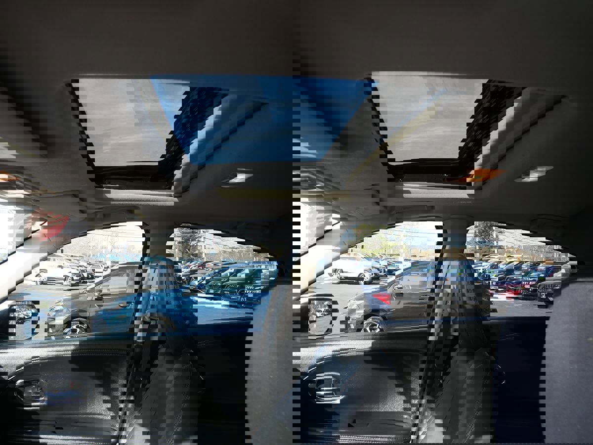 Used 2019 Honda HR-V Touring image 18