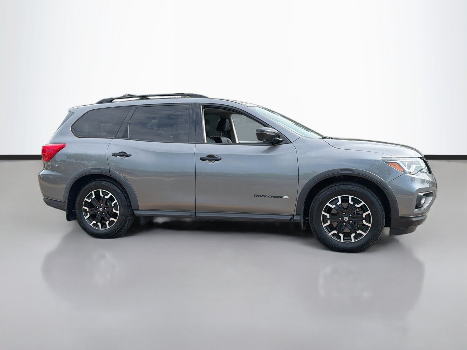 Used 2019 Nissan Pathfinder SL FWD image 7
